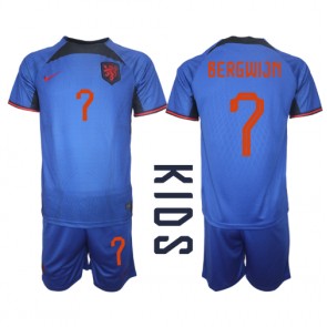 Holandsko Steven Bergwijn #7 Dětské Venkovní dres komplet MS 2022 Krátký Rukáv (+ trenýrky)
